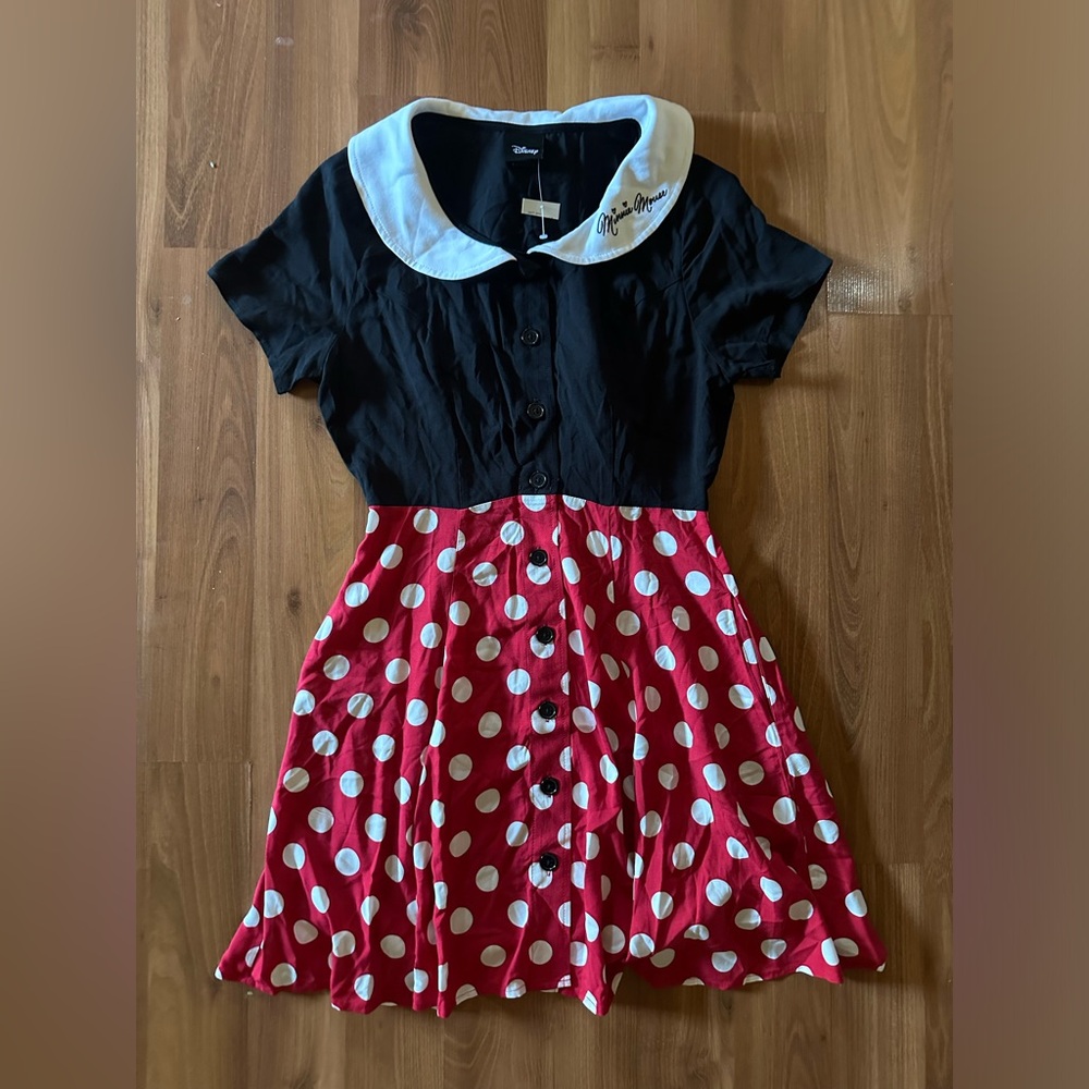 NWT Disney Minnie Mouse Polka Dot Retro Dress size medium Hot Topic 🏰